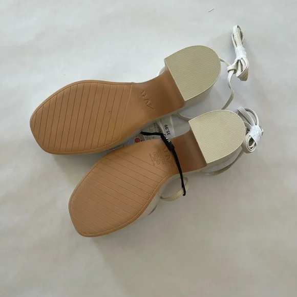 SHOES - Picture 11 of 11